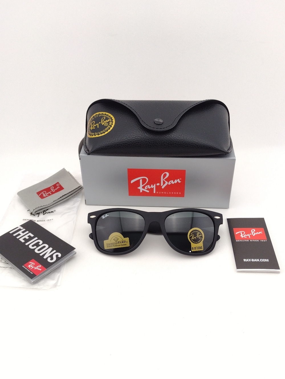 Ray-Ban 2140 Classic Wayfarer Sunglasses Black Frame Gray 50mm Lenses NIB *READ*